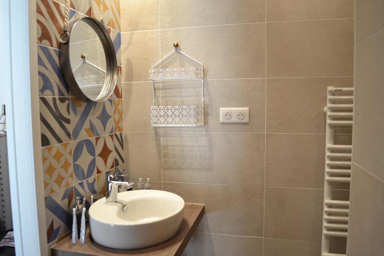 La Romagnolette Bed & Breakfast Saint-Restitut Bagian luar foto